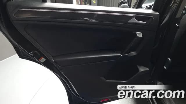 2020 Volkswagen Tiguan Allspace 2.0 TDI Prestige Sold VIN WVGZZZ5NZLM178276 – exterior detail 2020 Volkswagen Tiguan Allspace 2.0 TDI Prestige Sold VIN WVGZZZ5NZLM178276 – exterior detail