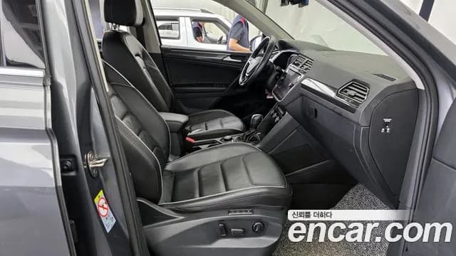 2020 Volkswagen Tiguan 2nd Gen 2.0 TDI 4Motion Prestige Sold VIN WVGZZZ5NZLW352696 – side profile 2020 Volkswagen Tiguan 2nd Gen 2.0 TDI 4Motion Prestige Sold VIN WVGZZZ5NZLW352696 – side profile