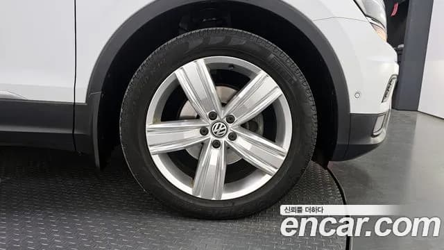 2020 Volkswagen Tiguan 2nd Gen 2.0 TDI 4Motion Prestige Sold VIN WVGZZZ5NZLW355799 – engine bay 2020 Volkswagen Tiguan 2nd Gen 2.0 TDI 4Motion Prestige Sold VIN WVGZZZ5NZLW355799 – engine bay