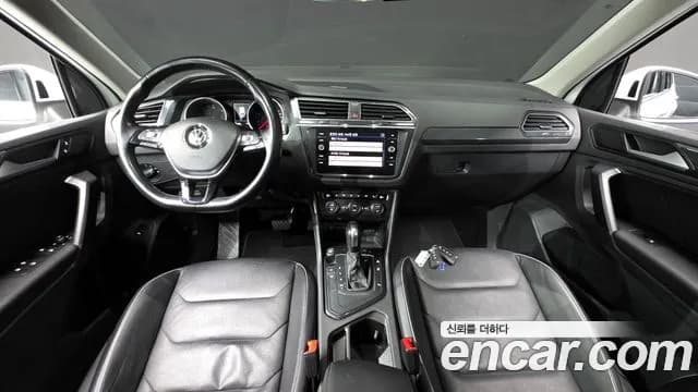 2020 Volkswagen Tiguan 2nd Gen 2.0 TDI Premium Sold VIN WVGZZZ5NZLW356893 – photo 13 2020 Volkswagen Tiguan 2nd Gen 2.0 TDI Premium Sold VIN WVGZZZ5NZLW356893 – photo 13