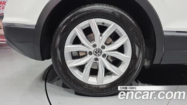 2020 Volkswagen Tiguan 2nd Gen 2.0 TDI Premium Sold VIN WVGZZZ5NZLW398134 – photo 12 2020 Volkswagen Tiguan 2nd Gen 2.0 TDI Premium Sold VIN WVGZZZ5NZLW398134 – photo 12