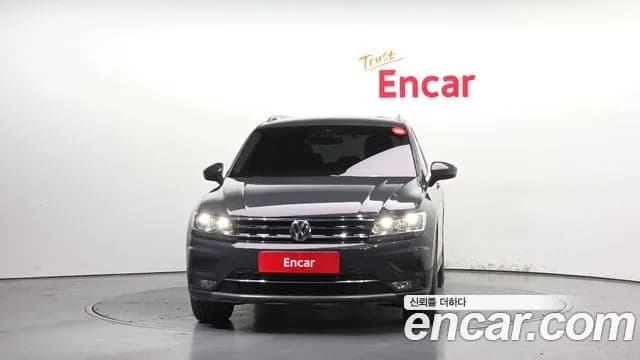 2020 Volkswagen Tiguan 2nd Gen 2.0 TDI Premium Sold VIN WVGZZZ5NZLW414470 – interior seats 2020 Volkswagen Tiguan 2nd Gen 2.0 TDI Premium Sold VIN WVGZZZ5NZLW414470 – interior seats