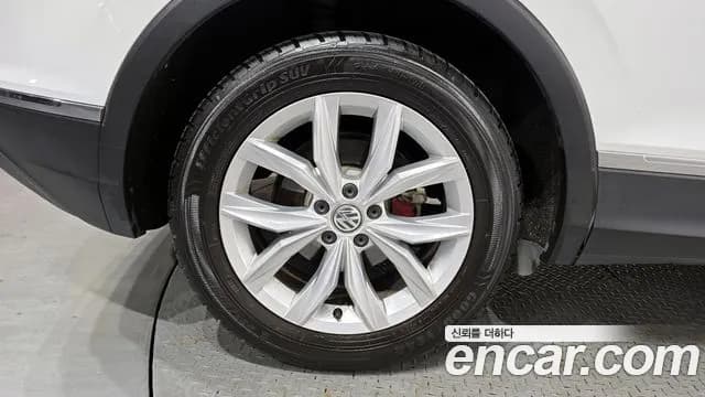 2020 Volkswagen Tiguan 2nd Gen 2.0 TDI Premium Sold VIN WVGZZZ5NZLW807283 – front exterior 2020 Volkswagen Tiguan 2nd Gen 2.0 TDI Premium Sold VIN WVGZZZ5NZLW807283 – front exterior