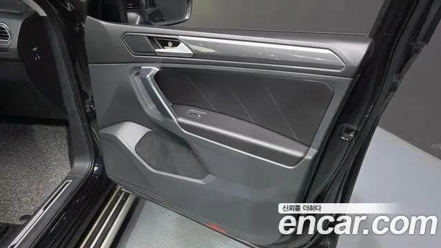 2020 Volkswagen Tiguan 2nd Gen 2.0 TDI Prestige Sold VIN WVGZZZ5NZLW816829 – rear exterior 2020 Volkswagen Tiguan 2nd Gen 2.0 TDI Prestige Sold VIN WVGZZZ5NZLW816829 – rear exterior