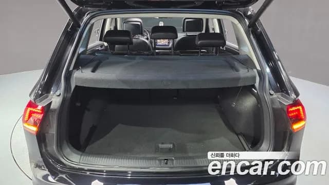 2020 Volkswagen Tiguan 2nd Gen 2.0 TDI Prestige Sold VIN WVGZZZ5NZLW816829 – photo 12 2020 Volkswagen Tiguan 2nd Gen 2.0 TDI Prestige Sold VIN WVGZZZ5NZLW816829 – photo 12