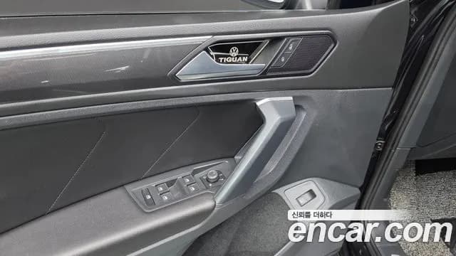 2020 Volkswagen Tiguan 2nd Gen 2.0 TDI Prestige Sold VIN WVGZZZ5NZLW816829 – photo 14 2020 Volkswagen Tiguan 2nd Gen 2.0 TDI Prestige Sold VIN WVGZZZ5NZLW816829 – photo 14