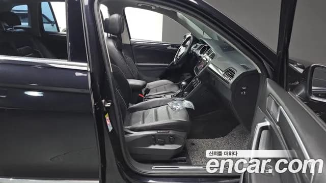 2020 Volkswagen Tiguan 2nd Gen 2.0 TDI Prestige Sold VIN WVGZZZ5NZLW816829 – photo 35 2020 Volkswagen Tiguan 2nd Gen 2.0 TDI Prestige Sold VIN WVGZZZ5NZLW816829 – photo 35