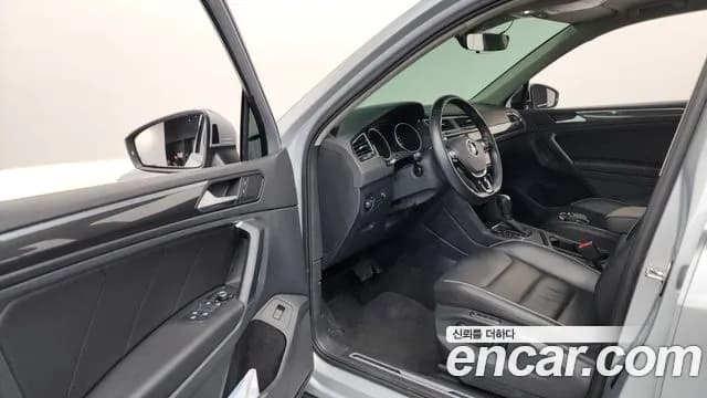 2020 Volkswagen Tiguan 2nd Gen 2.0 TDI Prestige Sold VIN WVGZZZ5NZLW850820 – photo 14 2020 Volkswagen Tiguan 2nd Gen 2.0 TDI Prestige Sold VIN WVGZZZ5NZLW850820 – photo 14