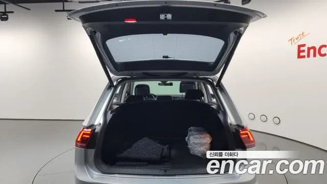2020 Volkswagen Tiguan 2nd Gen 2.0 TDI Prestige Sold VIN WVGZZZ5NZLW850820 – photo 32 2020 Volkswagen Tiguan 2nd Gen 2.0 TDI Prestige Sold VIN WVGZZZ5NZLW850820 – photo 32