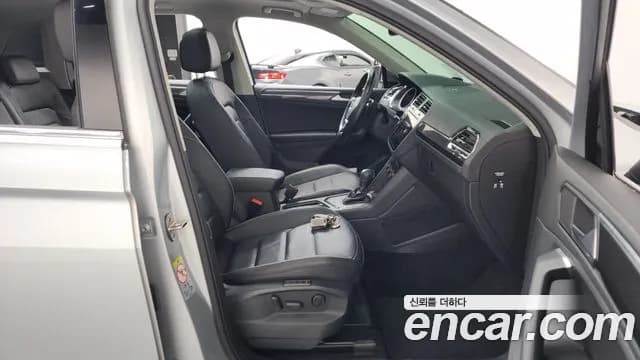 2020 Volkswagen Tiguan 2nd Gen 2.0 TDI Prestige Sold VIN WVGZZZ5NZLW850820 – photo 37 2020 Volkswagen Tiguan 2nd Gen 2.0 TDI Prestige Sold VIN WVGZZZ5NZLW850820 – photo 37