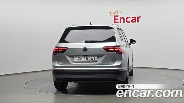 2020 Volkswagen Tiguan 2nd Gen 2.0 TDI Premium Sold VIN WVGZZZ5NZLW861196 – side profile 2020 Volkswagen Tiguan 2nd Gen 2.0 TDI Premium Sold VIN WVGZZZ5NZLW861196 – side profile