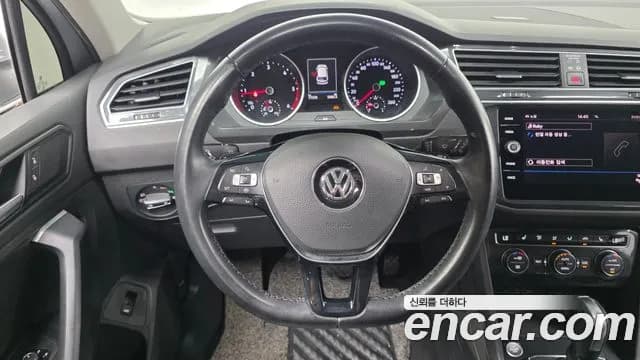 2020 Volkswagen Tiguan 2nd Gen 2.0 TDI Premium Sold VIN WVGZZZ5NZLW861196 – photo 16 2020 Volkswagen Tiguan 2nd Gen 2.0 TDI Premium Sold VIN WVGZZZ5NZLW861196 – photo 16