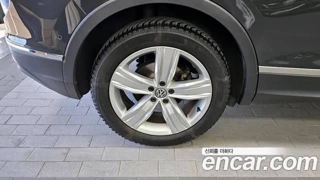 2020 Volkswagen Tiguan 2nd Gen 2.0 TDI 4Motion Prestige Sold VIN WVGZZZ5NZLW880480 – photo 12 2020 Volkswagen Tiguan 2nd Gen 2.0 TDI 4Motion Prestige Sold VIN WVGZZZ5NZLW880480 – photo 12
