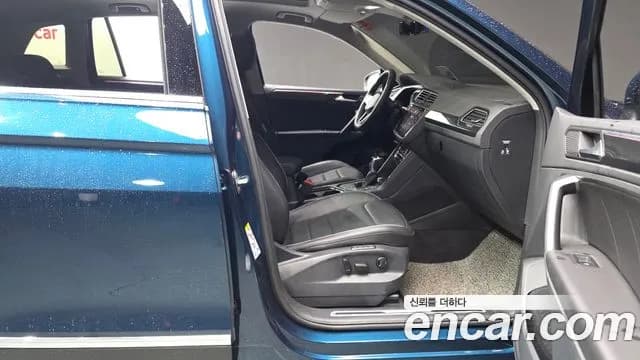 2021 Volkswagen Tiguan 2nd Gen 2.0 TDI Prestige Sold VIN WVGZZZ5NZMW082324 – interior seats 2021 Volkswagen Tiguan 2nd Gen 2.0 TDI Prestige Sold VIN WVGZZZ5NZMW082324 – interior seats