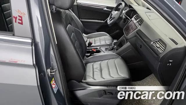 2021 Volkswagen Tiguan 2nd Gen 2.0 TDI Prestige Sold VIN WVGZZZ5NZMW557259 – interior seats 2021 Volkswagen Tiguan 2nd Gen 2.0 TDI Prestige Sold VIN WVGZZZ5NZMW557259 – interior seats