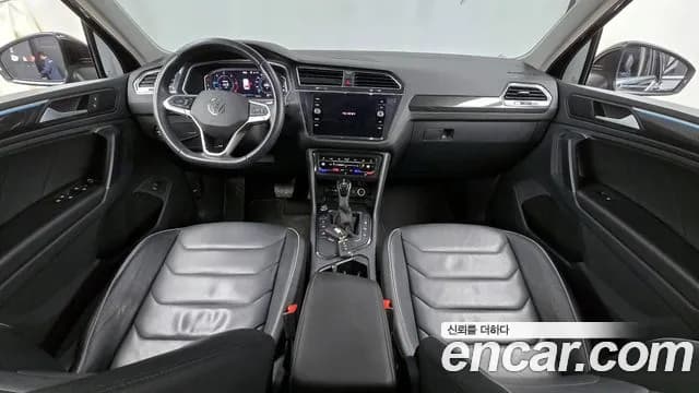 2022 Volkswagen Tiguan 2nd Gen 2.0 TDI Premium Sold VIN WVGZZZ5NZNW008770 – trunk area 2022 Volkswagen Tiguan 2nd Gen 2.0 TDI Premium Sold VIN WVGZZZ5NZNW008770 – trunk area