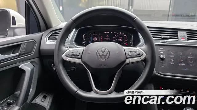 2022 Volkswagen Tiguan 2nd Gen 2.0 TDI Premium Sold VIN WVGZZZ5NZNW522489 – front exterior 2022 Volkswagen Tiguan 2nd Gen 2.0 TDI Premium Sold VIN WVGZZZ5NZNW522489 – front exterior