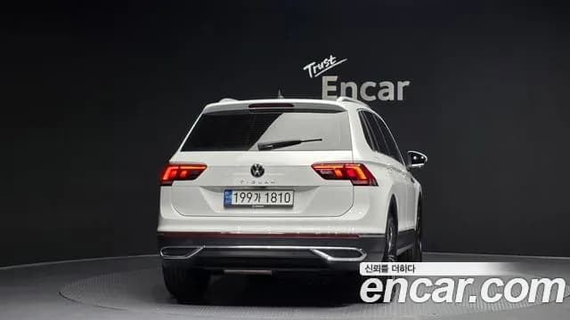 2022 Volkswagen Tiguan 2nd Gen 2.0 TDI Premium Sold VIN WVGZZZ5NZNW522489 – side profile 2022 Volkswagen Tiguan 2nd Gen 2.0 TDI Premium Sold VIN WVGZZZ5NZNW522489 – side profile