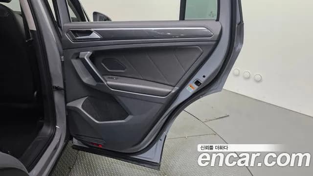 2022 Volkswagen Tiguan 2nd Gen 2.0 TDI Prestige Sold VIN WVGZZZ5NZNW532902 – interior seats 2022 Volkswagen Tiguan 2nd Gen 2.0 TDI Prestige Sold VIN WVGZZZ5NZNW532902 – interior seats