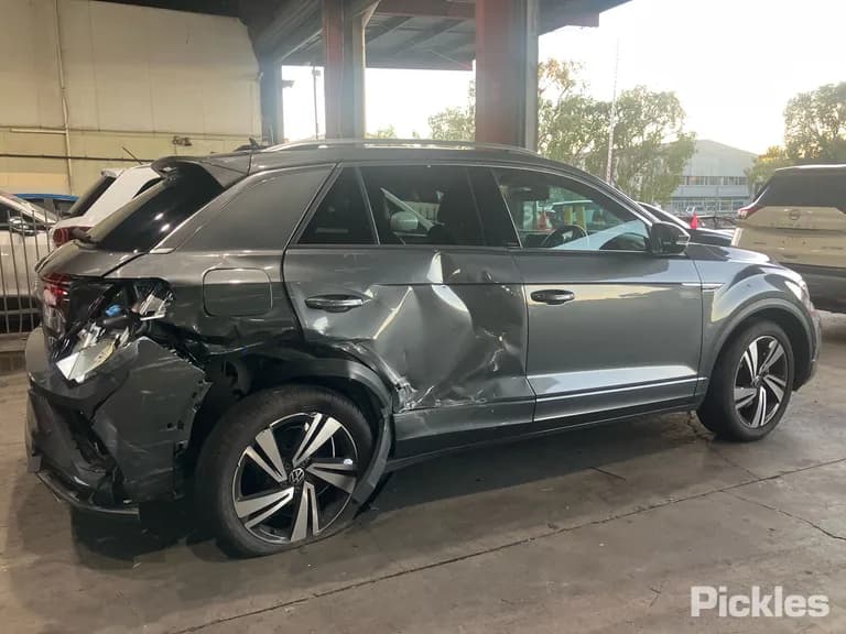 2024 Volkswagen T-Roc Used VIN WVGZZZA1ZRV064267 – dashboard 2024 Volkswagen T-Roc Used VIN WVGZZZA1ZRV064267 – dashboard
