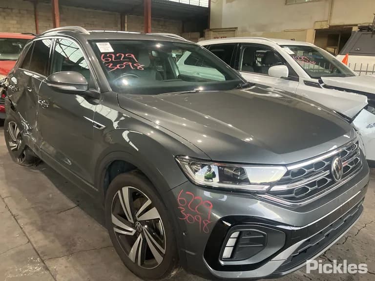 2024 Volkswagen T-Roc Used VIN WVGZZZA1ZRV064267 – engine bay 2024 Volkswagen T-Roc Used VIN WVGZZZA1ZRV064267 – engine bay