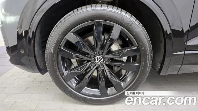 2023 Volkswagen Touareg 3rd Gen 3.0 TDI R-Line Sold VIN WVGZZZCR0PD030948 – photo 12 2023 Volkswagen Touareg 3rd Gen 3.0 TDI R-Line Sold VIN WVGZZZCR0PD030948 – photo 12