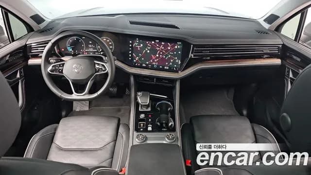 2024 Volkswagen Touareg 3rd Gen 3.0 TDI Prestige Sold VIN WVGZZZCR4RD013430 – exterior detail 2024 Volkswagen Touareg 3rd Gen 3.0 TDI Prestige Sold VIN WVGZZZCR4RD013430 – exterior detail
