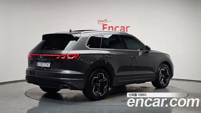 2024 Volkswagen Touareg 3rd Gen 3.0 TDI Prestige Sold VIN WVGZZZCR4RD013430 – trunk area 2024 Volkswagen Touareg 3rd Gen 3.0 TDI Prestige Sold VIN WVGZZZCR4RD013430 – trunk area