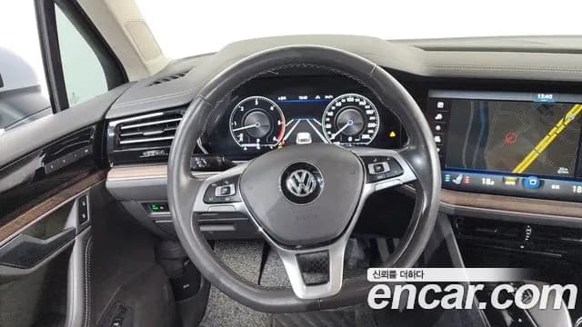 2020 Volkswagen Touareg 3rd Gen 3.0 TDI Prestige Sold VIN WVGZZZCRZLD021789 – rear exterior 2020 Volkswagen Touareg 3rd Gen 3.0 TDI Prestige Sold VIN WVGZZZCRZLD021789 – rear exterior