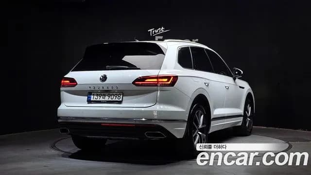 2020 Volkswagen Touareg 3rd Gen 3.0 TDI Prestige Sold VIN WVGZZZCRZLD029006 – interior seats 2020 Volkswagen Touareg 3rd Gen 3.0 TDI Prestige Sold VIN WVGZZZCRZLD029006 – interior seats