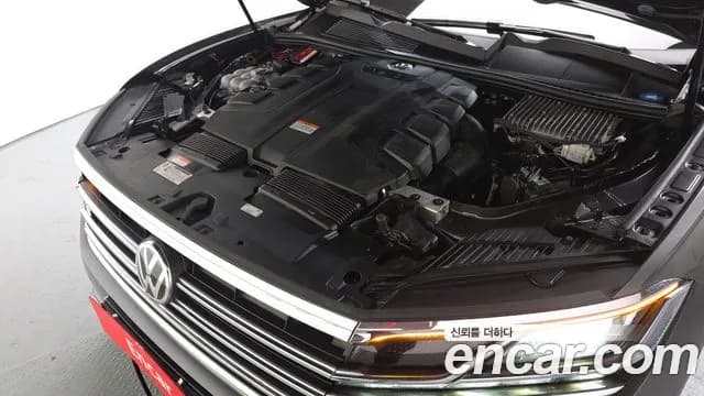 2020 Volkswagen Touareg 3rd Gen 4.0 TDI Prestige Sold VIN WVGZZZCRZLD029926 – undercarriage 2020 Volkswagen Touareg 3rd Gen 4.0 TDI Prestige Sold VIN WVGZZZCRZLD029926 – undercarriage