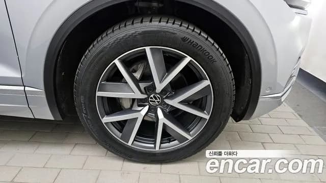 2021 Volkswagen Touareg 3rd Gen 3.0 TDI Prestige Sold VIN WVGZZZCRZMD002768 – front exterior 2021 Volkswagen Touareg 3rd Gen 3.0 TDI Prestige Sold VIN WVGZZZCRZMD002768 – front exterior