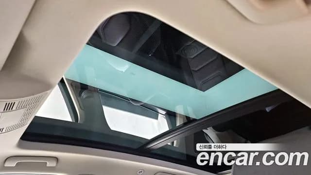 2021 Volkswagen Touareg 3rd Gen 3.0 TDI Prestige Sold VIN WVGZZZCRZMD002768 – interior seats 2021 Volkswagen Touareg 3rd Gen 3.0 TDI Prestige Sold VIN WVGZZZCRZMD002768 – interior seats