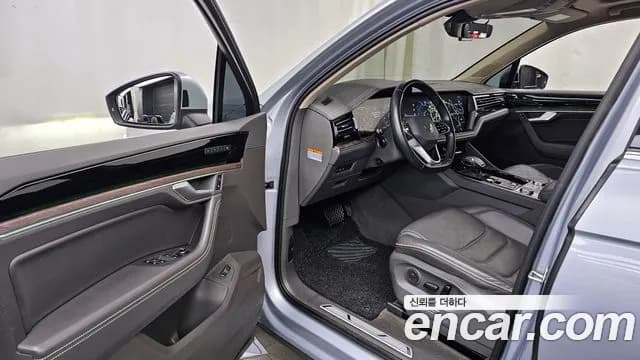 2021 Volkswagen Touareg 3rd Gen 3.0 TDI Prestige Sold VIN WVGZZZCRZMD002768 – photo 15 2021 Volkswagen Touareg 3rd Gen 3.0 TDI Prestige Sold VIN WVGZZZCRZMD002768 – photo 15