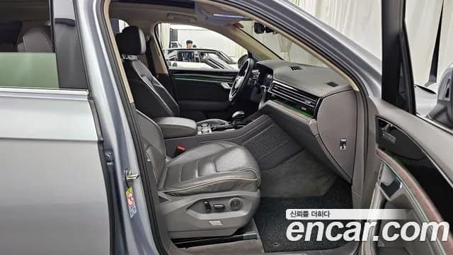 2021 Volkswagen Touareg 3rd Gen 3.0 TDI Prestige Sold VIN WVGZZZCRZMD002768 – photo 16 2021 Volkswagen Touareg 3rd Gen 3.0 TDI Prestige Sold VIN WVGZZZCRZMD002768 – photo 16