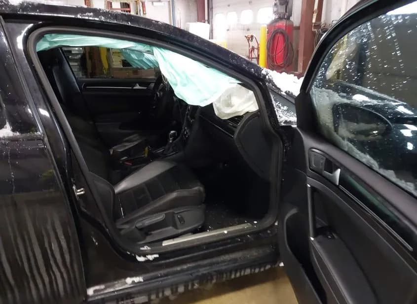 2016 VOLKSWAGEN Golf R Used VIN WVWLF7AU1GW236153 – engine bay 2016 VOLKSWAGEN Golf R Used VIN WVWLF7AU1GW236153 – engine bay