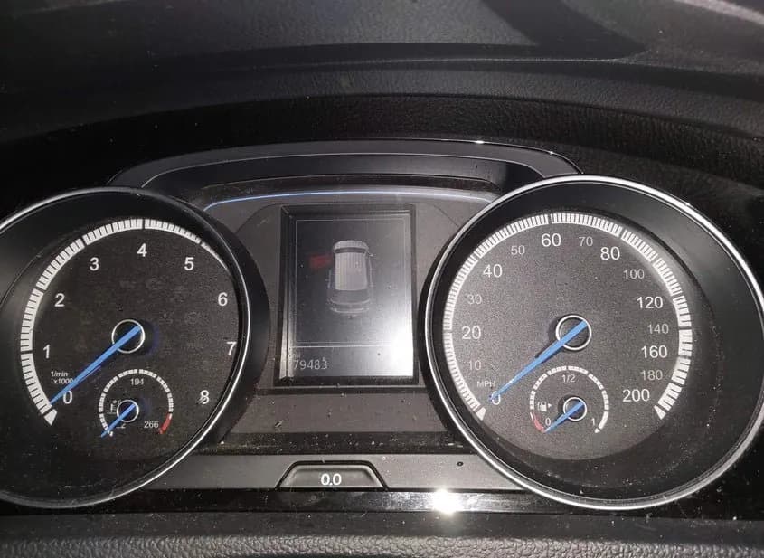 2016 VOLKSWAGEN Golf R Used VIN WVWLF7AU1GW236153 – undercarriage 2016 VOLKSWAGEN Golf R Used VIN WVWLF7AU1GW236153 – undercarriage