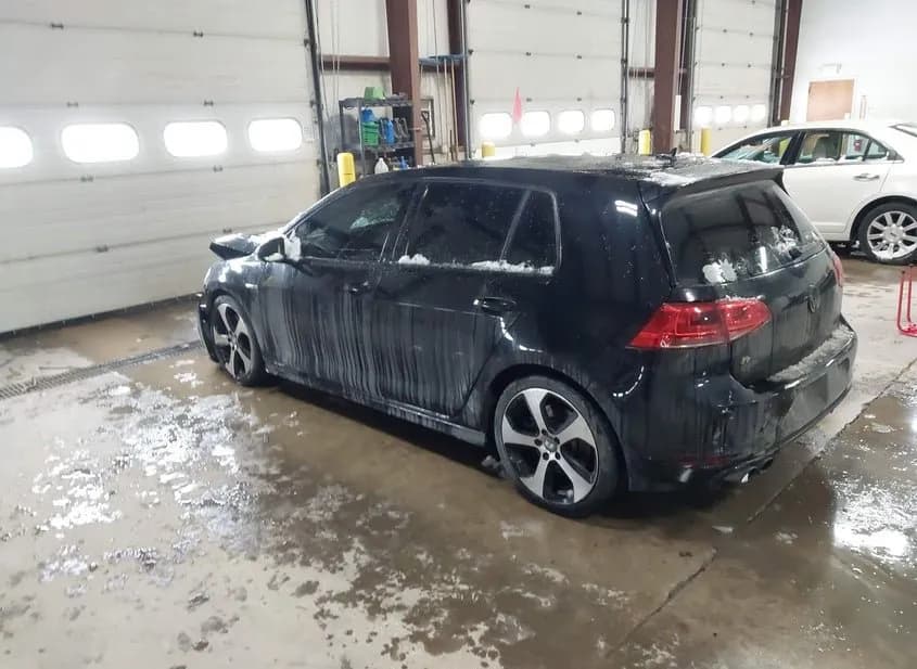 2016 VOLKSWAGEN Golf R Used VIN WVWLF7AU1GW236153 – photo 11 2016 VOLKSWAGEN Golf R Used VIN WVWLF7AU1GW236153 – photo 11