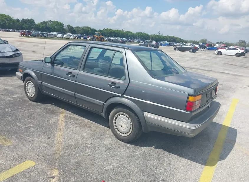 1989 VOLKSWAGEN JETTA Used VIN WVWRB11G6KW076583 – exterior detail 1989 VOLKSWAGEN JETTA Used VIN WVWRB11G6KW076583 – exterior detail