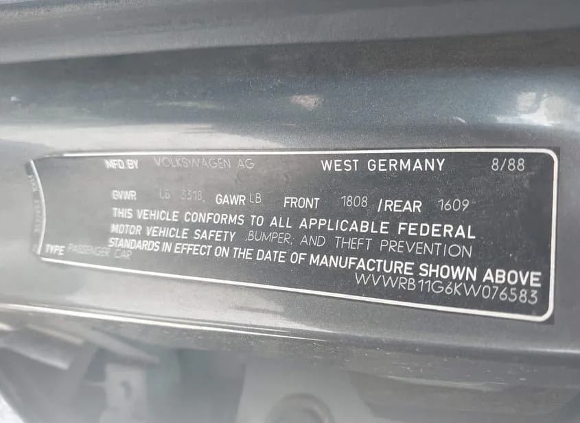 1989 VOLKSWAGEN JETTA Used VIN WVWRB11G6KW076583 – trunk area 1989 VOLKSWAGEN JETTA Used VIN WVWRB11G6KW076583 – trunk area
