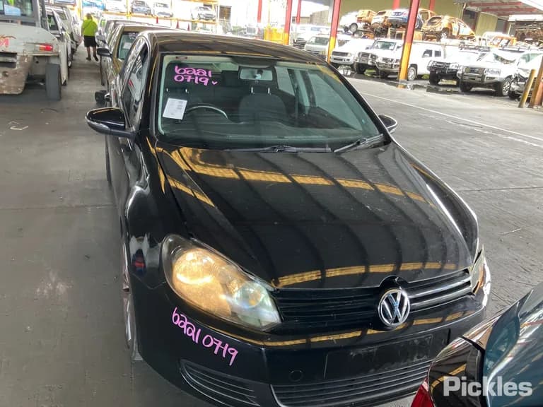 2009 Volkswagen Golf Used VIN WVWZZZ1KZ9W508722 – rear exterior 2009 Volkswagen Golf Used VIN WVWZZZ1KZ9W508722 – rear exterior