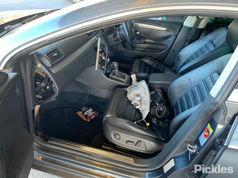 2013 Volkswagen CC Used VIN WVWZZZ3CZCE716285 – front exterior 2013 Volkswagen CC Used VIN WVWZZZ3CZCE716285 – front exterior