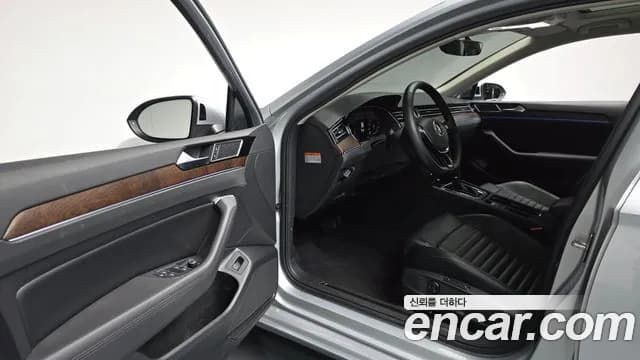 2018 Volkswagen Passat GT (B8) 2.0 TDI Prestige Sold VIN WVWZZZ3CZJE126405 – side profile 2018 Volkswagen Passat GT (B8) 2.0 TDI Prestige Sold VIN WVWZZZ3CZJE126405 – side profile
