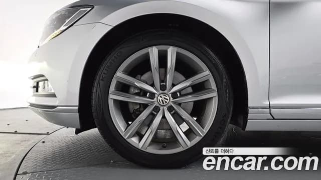 2018 Volkswagen Passat GT (B8) 2.0 TDI Prestige Sold VIN WVWZZZ3CZJE126405 – exterior detail 2018 Volkswagen Passat GT (B8) 2.0 TDI Prestige Sold VIN WVWZZZ3CZJE126405 – exterior detail