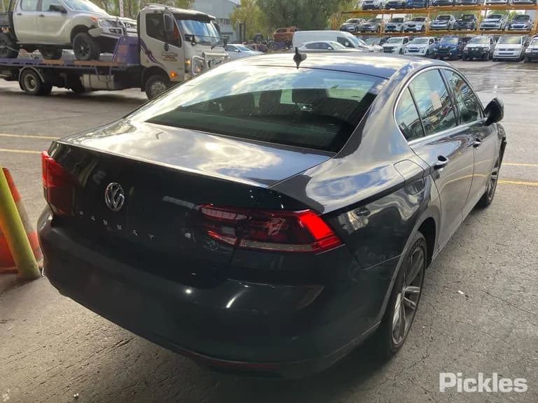 2020 Volkswagen Passat Used VIN WVWZZZ3CZLE050149 – engine bay 2020 Volkswagen Passat Used VIN WVWZZZ3CZLE050149 – engine bay