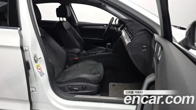 2022 Volkswagen Passat GT (B8) 2.0 TDI Premium Sold VIN WVWZZZ3CZNE020322 – undercarriage 2022 Volkswagen Passat GT (B8) 2.0 TDI Premium Sold VIN WVWZZZ3CZNE020322 – undercarriage