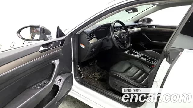 2019 Volkswagen Arteon 2.0 TDI Prestige Sold VIN WVWZZZ3HZKE009174 – interior seats 2019 Volkswagen Arteon 2.0 TDI Prestige Sold VIN WVWZZZ3HZKE009174 – interior seats