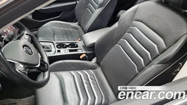 2020 Volkswagen Arteon 2.0 TDI Premium Sold VIN WVWZZZ3HZLE019342 – trunk area 2020 Volkswagen Arteon 2.0 TDI Premium Sold VIN WVWZZZ3HZLE019342 – trunk area