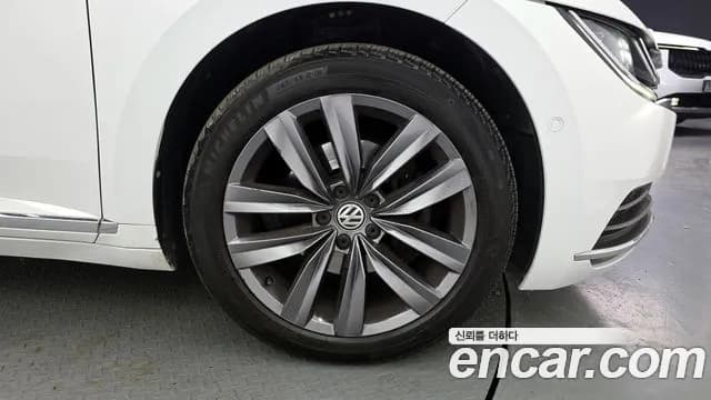 2020 Volkswagen Arteon 2.0 TDI Premium Sold VIN WVWZZZ3HZLE019584 – exterior detail 2020 Volkswagen Arteon 2.0 TDI Premium Sold VIN WVWZZZ3HZLE019584 – exterior detail