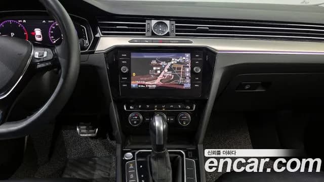 2020 Volkswagen Arteon 2.0 TDI Premium Sold VIN WVWZZZ3HZLE019584 – trunk area 2020 Volkswagen Arteon 2.0 TDI Premium Sold VIN WVWZZZ3HZLE019584 – trunk area